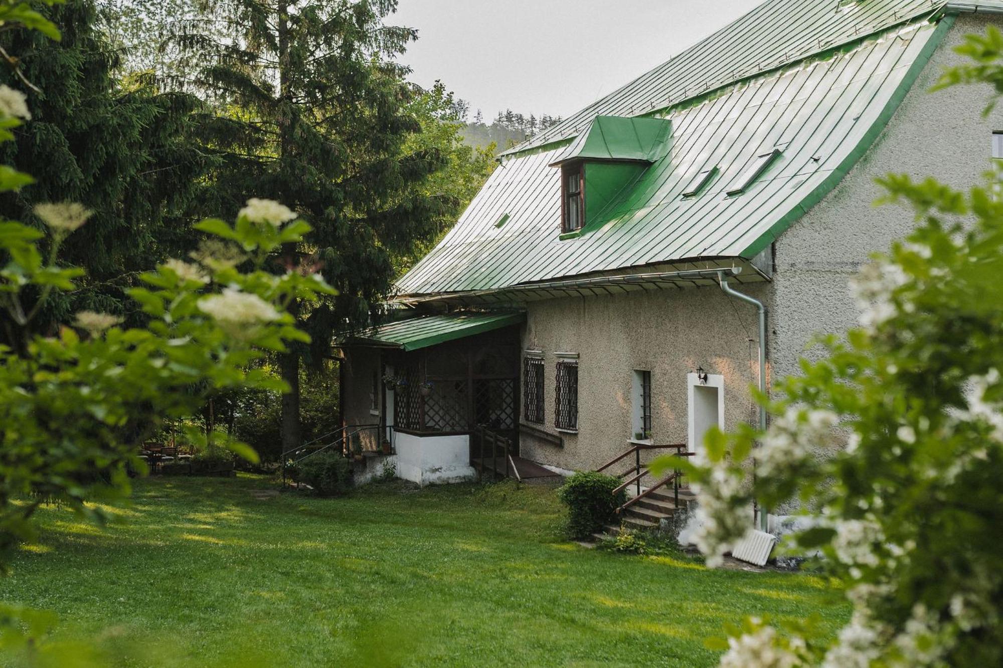 Отель Lesny Dwor W Gorach Sowich Woliborz Экстерьер фото